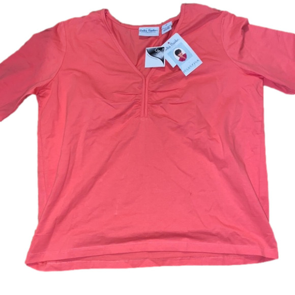 Delta  Burke Collection Salmon Mid Sleeve Women’s V Neck Top (Size 1X 18W - 20W) - Picture 3 of 8